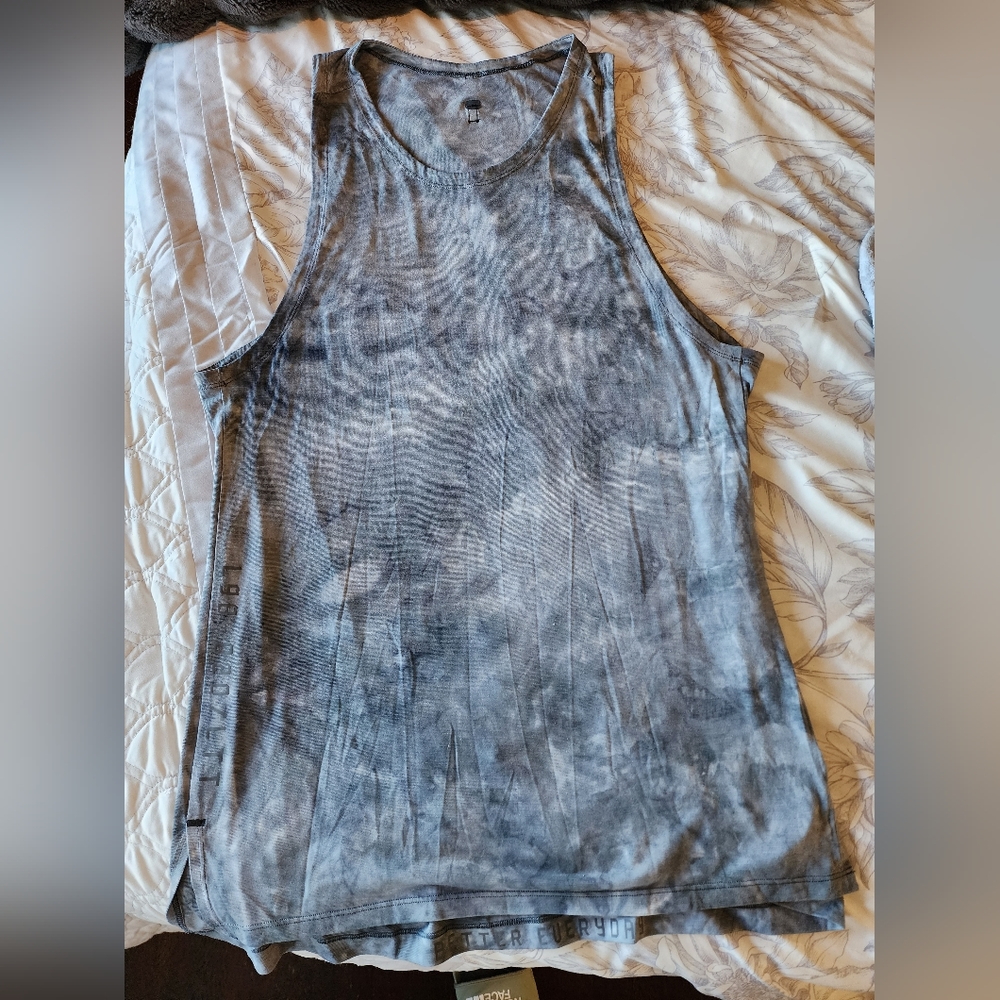 Lululemon fundamental tank